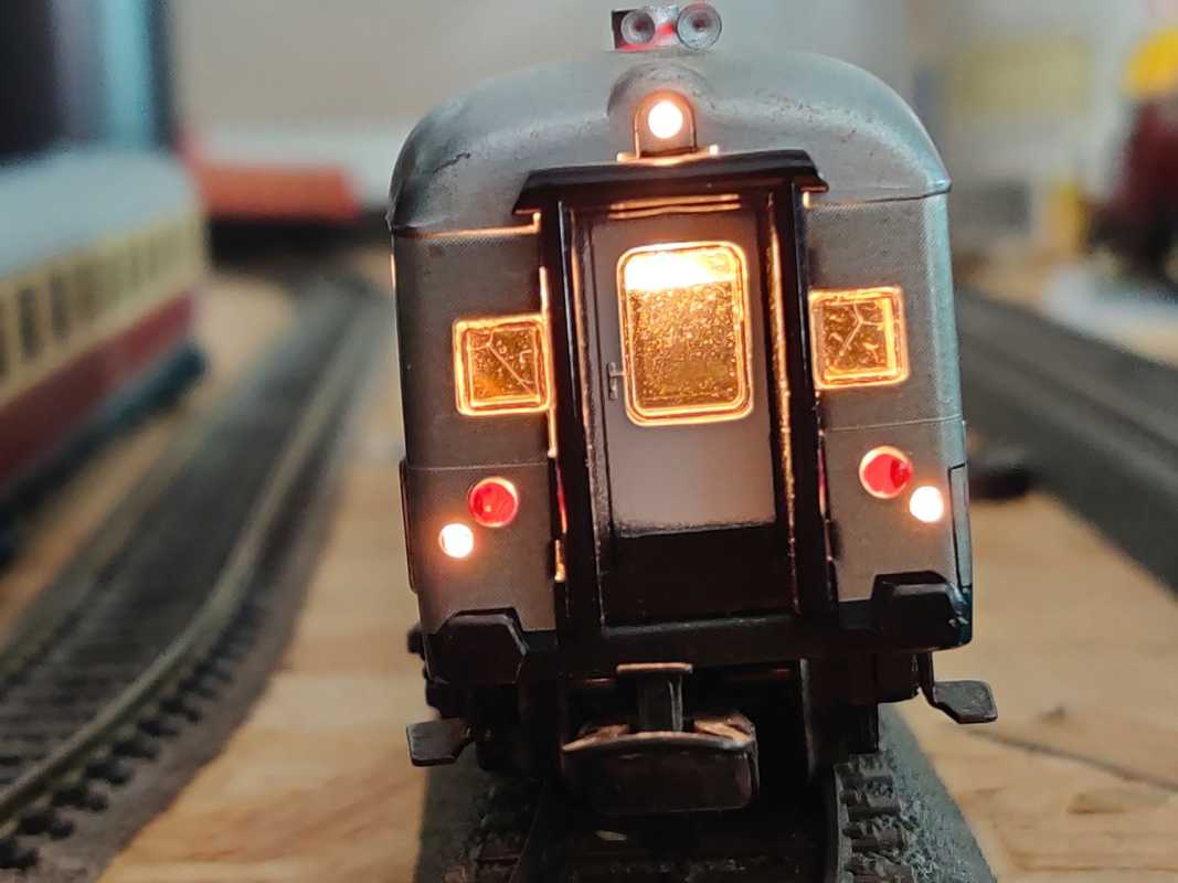Märklin H0 AC 4077 Nahverkehrswagen "Silberling" 2.Kl BD4nf / Licht / DB