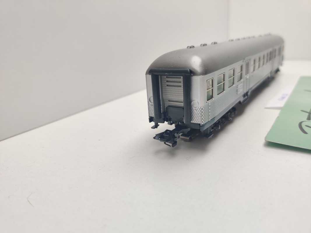 Märklin H0 AC 4160 (2) Nahverkehrswagen m Steuerabteil 2.Kl BDnf735 / DB