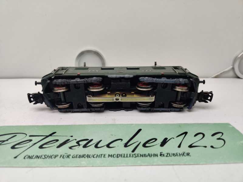 Märklin H0 AC RES 800 / 427 Elektrische Lokomotive / Re 4/4 / SBB / grün