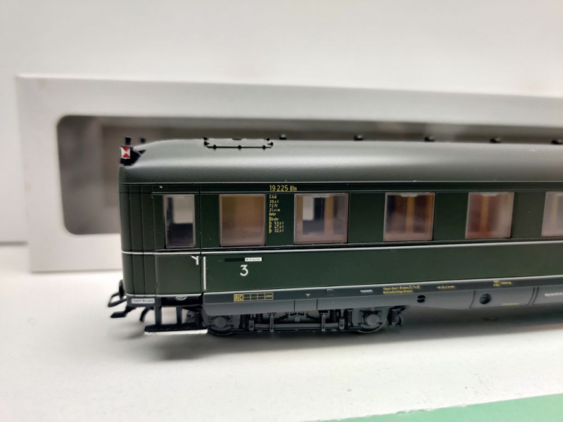 Märklin H0 AC 43258-02 Schürzenwagen 3.Kl C4ü / NEM / DRG / ErsatzVP weiß