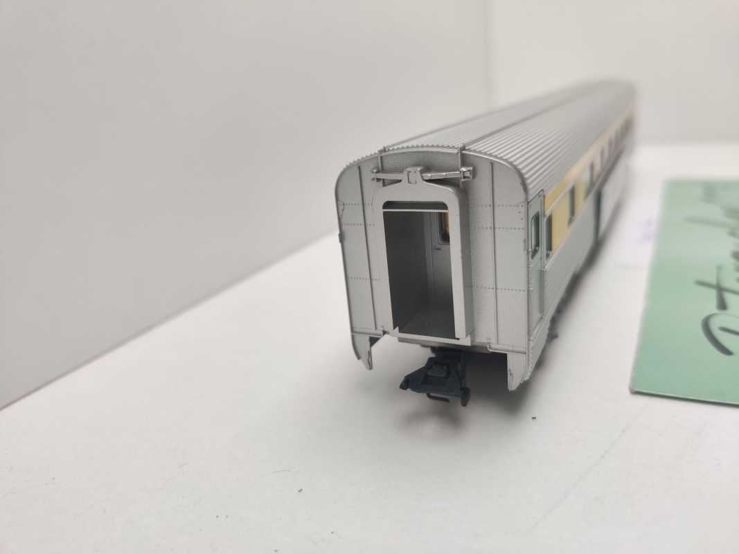 Märklin H0 AC 43601 Umbau zu "the Ghan" Großraum-/Sitzwagen mit Innenbeleuchtung / NEM