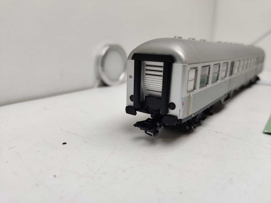 Märklin H0 AC 43897 / Nahverkehrswagen 2. Klasse (Bauart Bnrzb 725) / DB / NEM