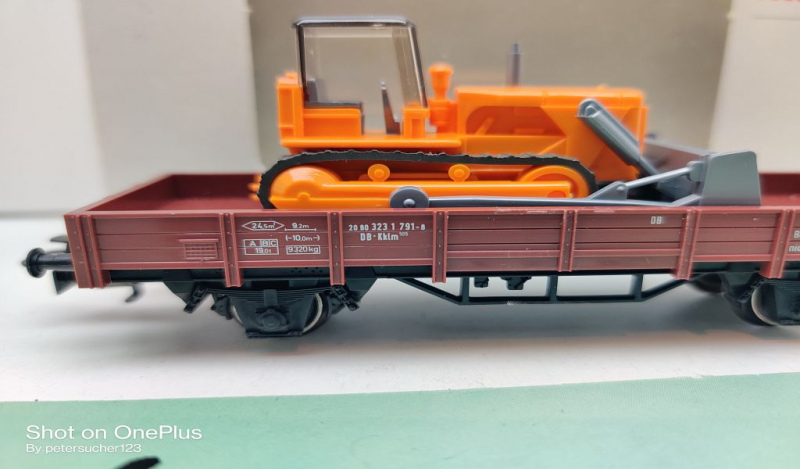 Märklin H0 AC 4424 Niederbordwagen mit Planierraupe / Kklm 505 / DB / OVP weiß