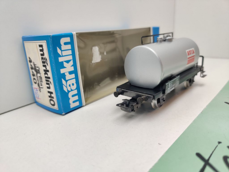 Märklin H0 AC 4440 Kesselwagen "AVIA" / DB / OVP blau