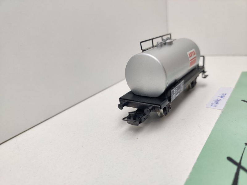 Märklin H0 AC 4440 Kesselwagen "AVIA" Zk / Kessel silber / DB