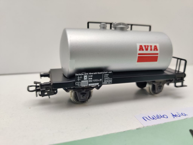 Märklin H0 AC 4440 Kesselwagen "AVIA" Zk / Kessel silber / DB