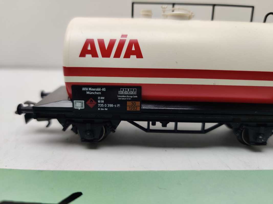 Märklin H0 AC 44401 Mineralöl-Kesselwagen "AVIA" / Mineralöl GmbH München