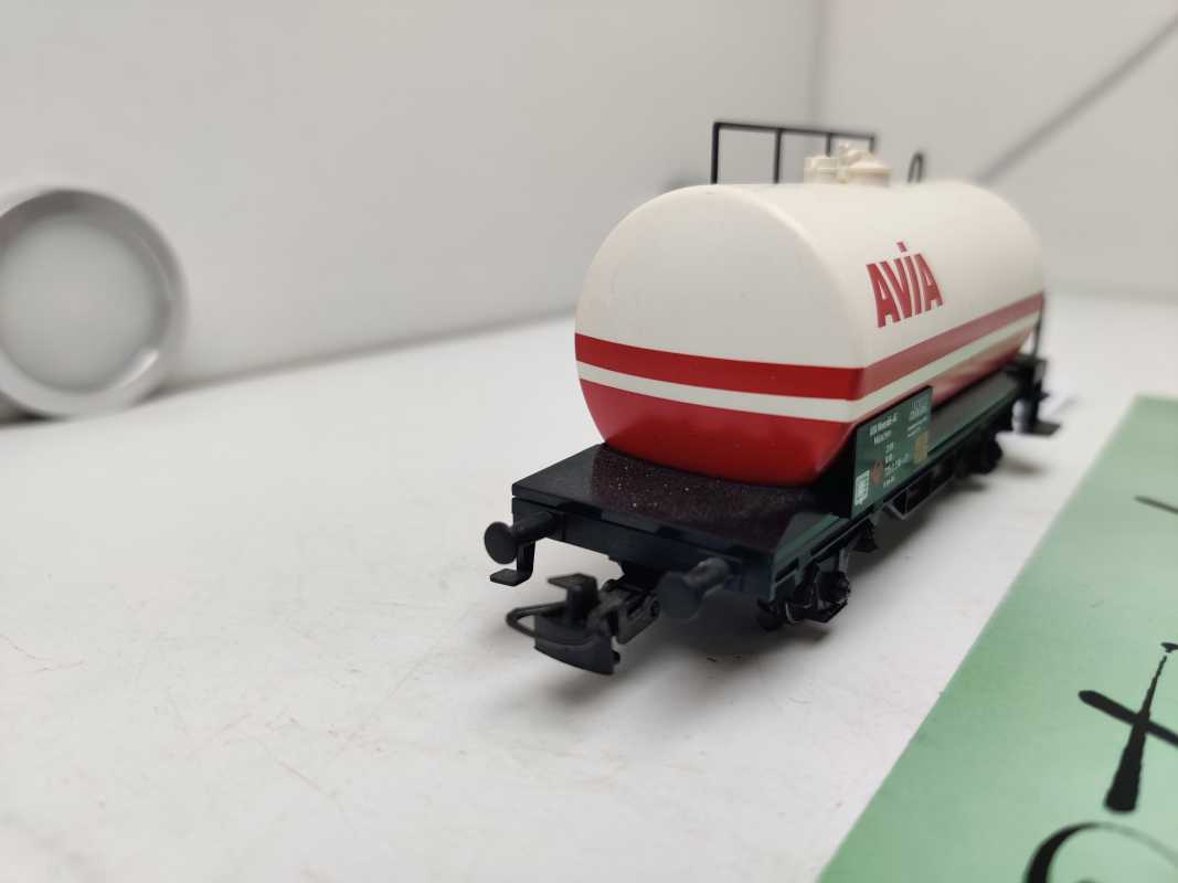 Märklin H0 AC 44401 Mineralöl-Kesselwagen "AVIA" / Mineralöl GmbH München