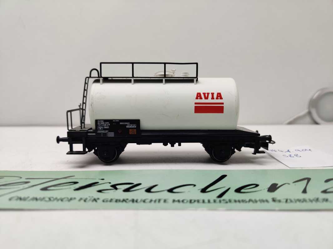 Märklin H0 AC 44404 / 735 0 398-5 Mineralöl-Kesselwagen / rotem Logo der AVIA / SBB