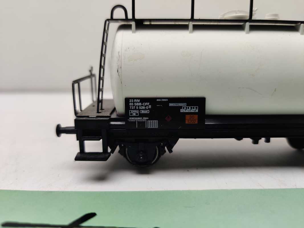Märklin H0 AC 4441-904-98708 Mineralöl-Kesselwagen "AVIA" / SBB