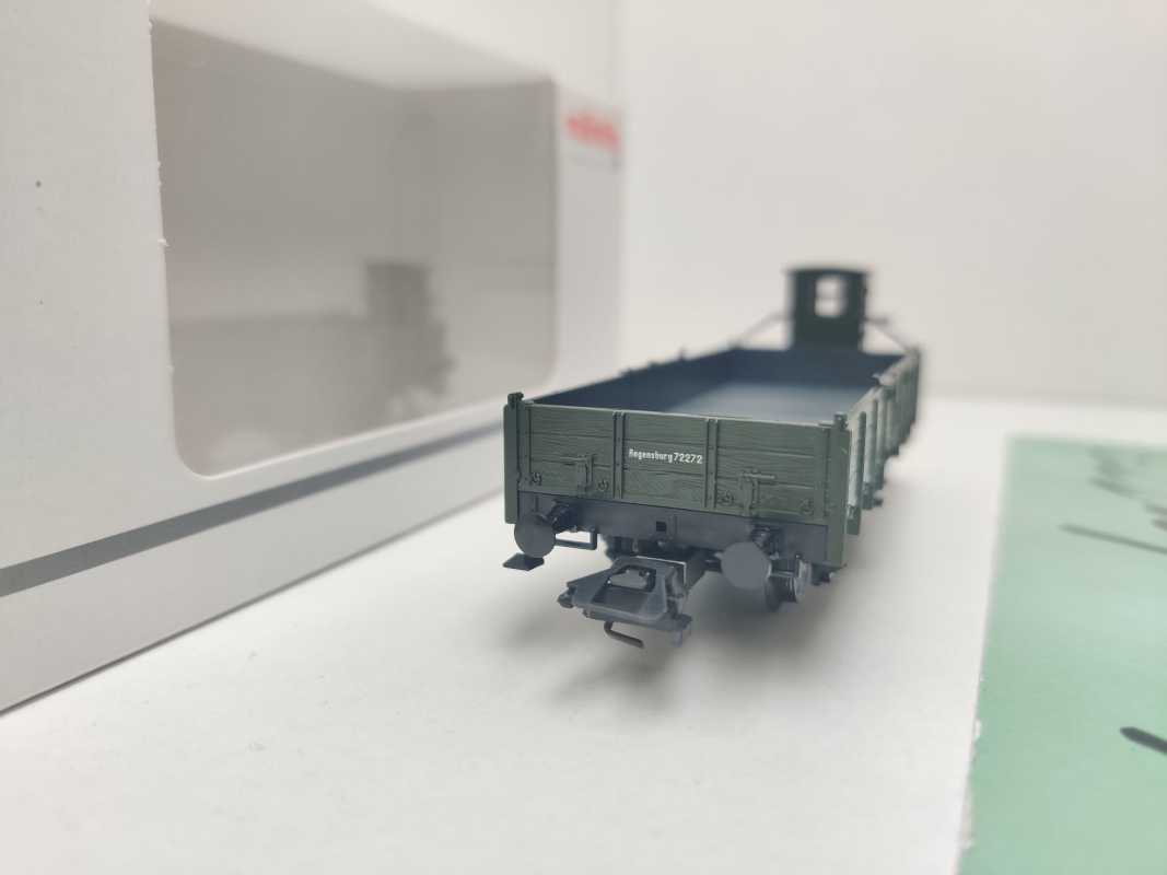Märklin H0 AC 46157 Niederbordwagen Bremserhaus / NEM / K.Bay.Sts.B. / OVP weiß