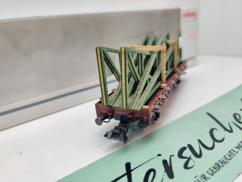 Märklin H0 AC 46362 Rungenwagen mit Fachwerk Dachbinden / R02 / NEM / DB / OVP weiß