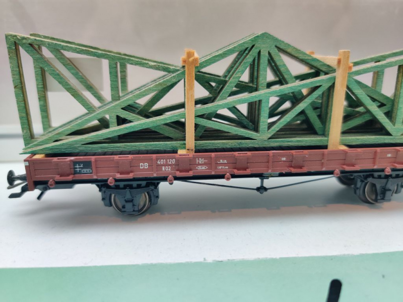 Märklin H0 AC 46362 Rungenwagen mit Fachwerk Dachbinden / R02 / NEM / DB / OVP weiß