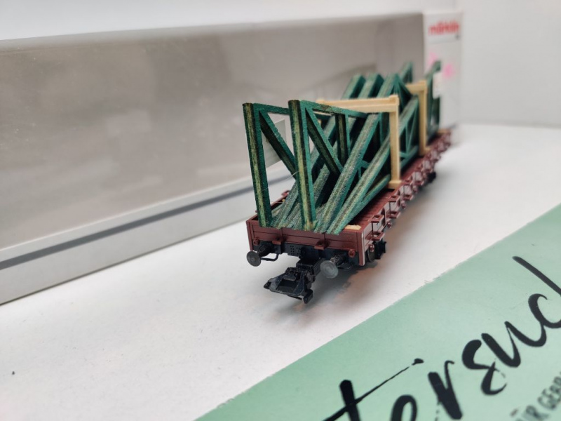 Märklin H0 AC 46362 Rungenwagen mit Fachwerk Dachbinden / R02 / NEM / DB / OVP weiß