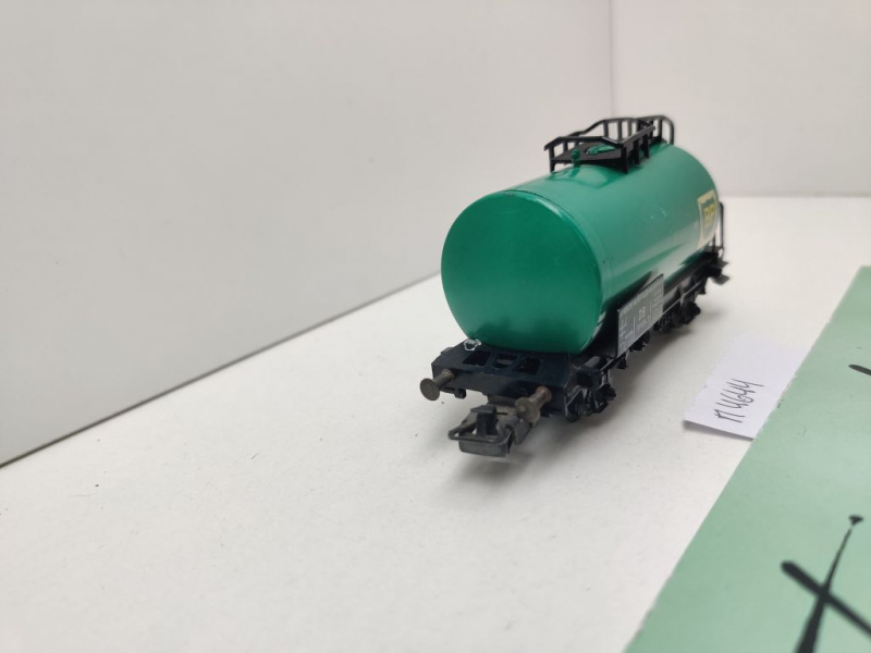Märklin H0 AC 4644 Mineralöl-Kesselwagen "BP" / DB