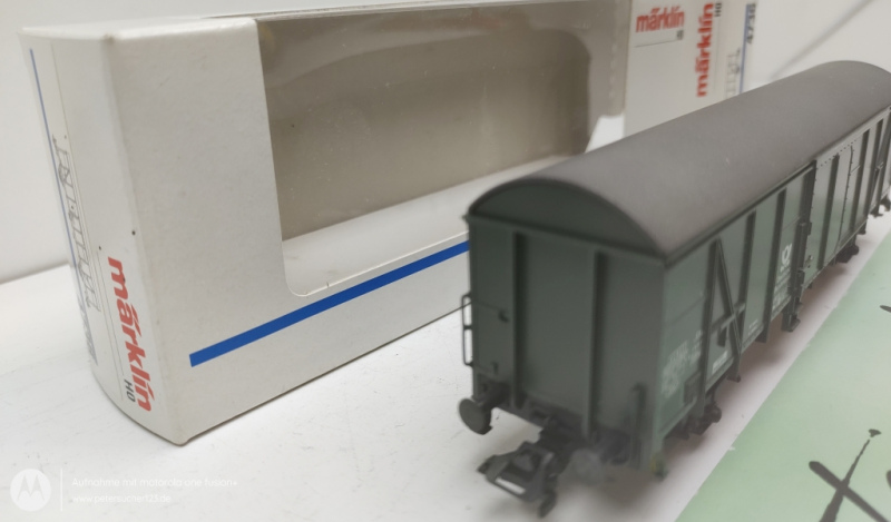 Märklin H0 4736 Gedeckter Güterwagen Post / Grün / Weiße-OVP
