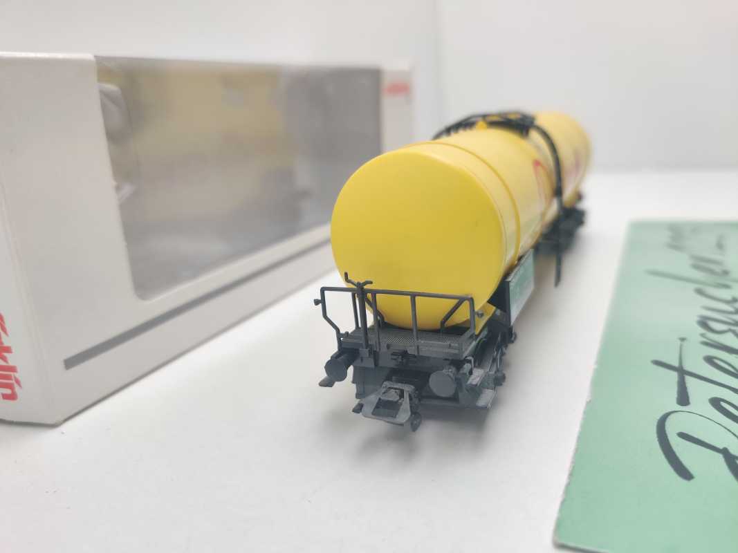 Märklin H0 4756 Mineralöl-Kesselwagen "SHELL" / NEM / Privat, DB / OVP weiß