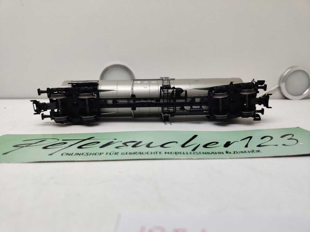 Märklin H0 AC 47564 / 4-Achser Kesselwagen / KVG / NEM / DB