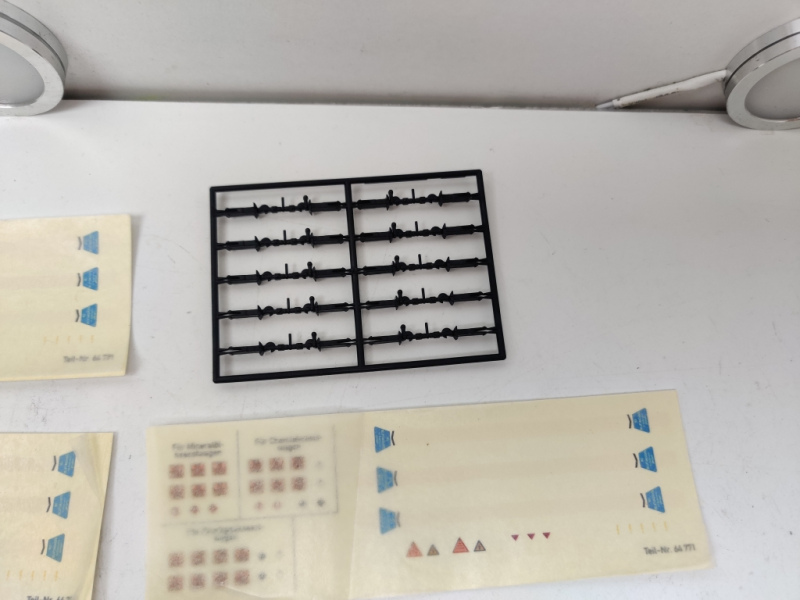 Märklin H0 AC 4798 Kesselwagen "LÖWEN GAS "/ DB / Aufkleber + Zusatzteile