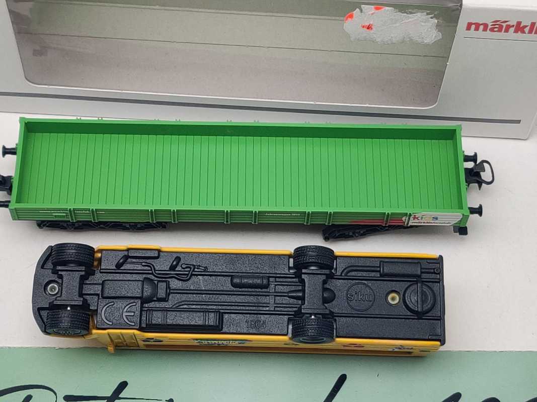 Märklin H0 AC 48613 Kids Club JW'13 "Looney Tunes" Niederbordwg + US-Bus / OVP weiß