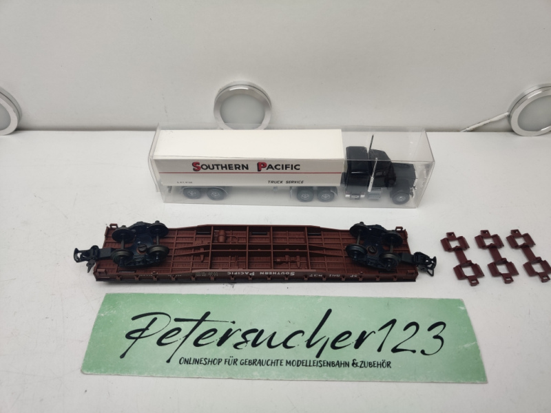 Märklin H0 AC 4863 Rollende Landstraße / LKW / Southern Pacific 561 837