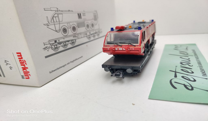 Märklin H0 AC 48667 Schwerlastwagen mit Flugfeldfeuerwehr / NEM / DB / OVP weiß