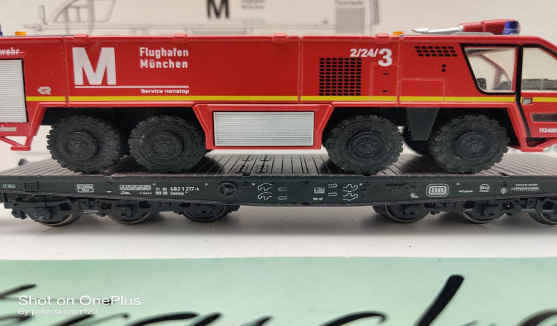Märklin H0 AC 48667 Schwerlastwagen mit Flugfeldfeuerwehr / NEM / DB / OVP weiß