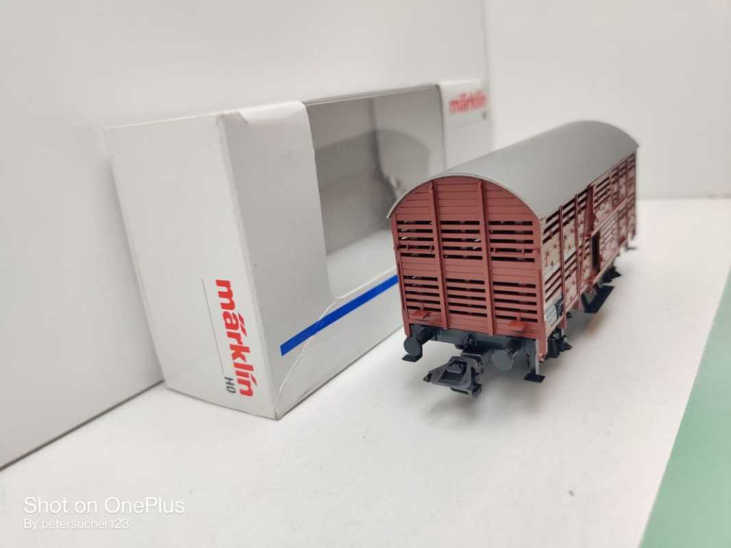 Märklin H0 AC 48881 Viehtransportwagen + Tiere V23 / NEM / DB / OVP