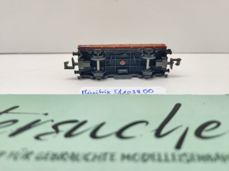 Minitrix N DC 51 1038 00 Mittelbordwagen / rote Fässer / Omm32 / DB