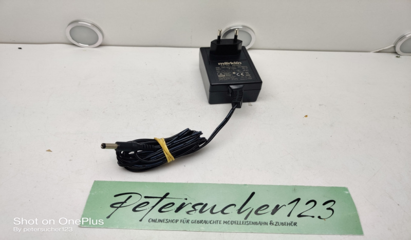 Märklin 66360 Trafo / 220-240V / 50-60Hz / 18 VDC / 36 W / Schwarz