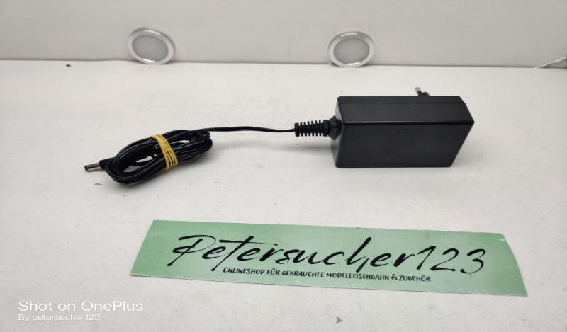 Märklin 66360 Trafo / 220-240V / 50-60Hz / 18 VDC / 36 W / Schwarz