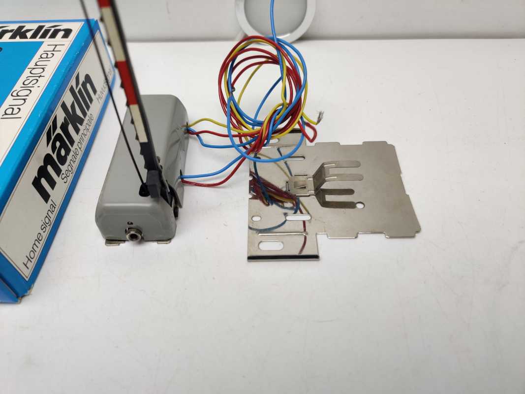 MÄRKLIN H0 1 x Hauptsignal 7039 / M-Gleis / Kurze Kabel / OVP