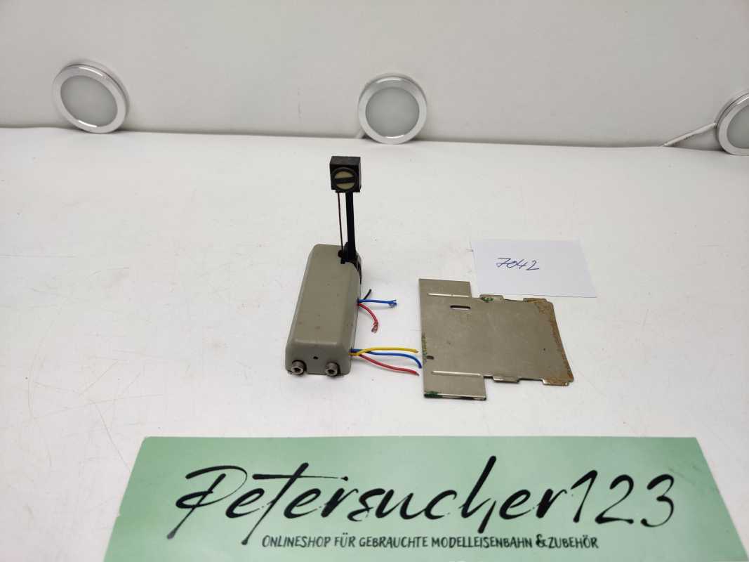 MÄRKLIN H0 1 x Hauptsignal / Sperrsignal 7042 / M-Gleis / Kurze Kabel
