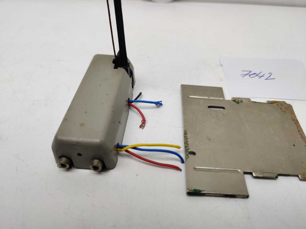 MÄRKLIN H0 1 x Hauptsignal / Sperrsignal 7042 / M-Gleis / Kurze Kabel