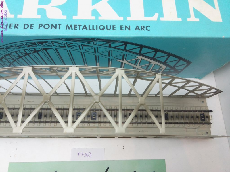 MÄRKLIN H0 AC 7163 1x Bogenbrücke Blech für M-Gleis / OVP hellblau