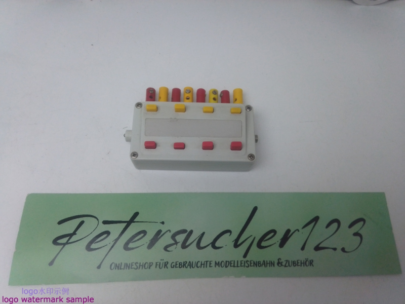 Märklin H0 7274 Stellpult / Analoges Schaltpult mit 4 Ein-/Ausschaltern / Stecker