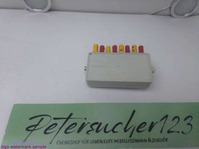 Märklin H0 7274 Stellpult / Analoges Schaltpult mit 4 Ein-/Ausschaltern / Stecker