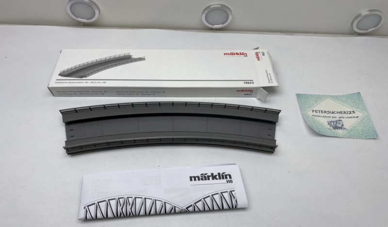 Märklin H0 Gebogenes Rampenstück C-Gleis 74623 R2 OVP  450//G3256/1