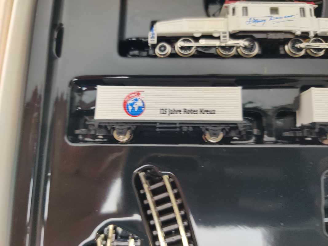Märklin Z DC 8114 / historisches Güterzug-Set "Batterie-Startset" /Sondermodell /Jubiläum "125 Jahre Rotes Kreuz" / OVP