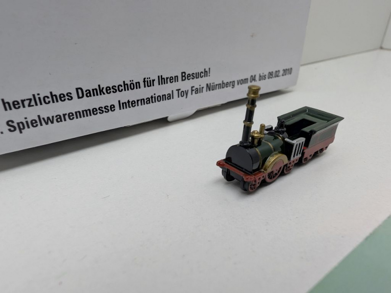 Märklin Z 8499 Hist. Lok "Adler" ohne Funktion / Standmodell / Messe NBG '10 / OVP