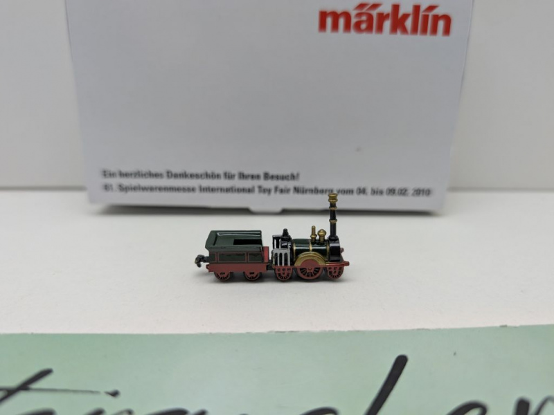 Märklin Z 8499 Hist. Lok "Adler" ohne Funktion / Standmodell / Messe NBG '10 / OVP