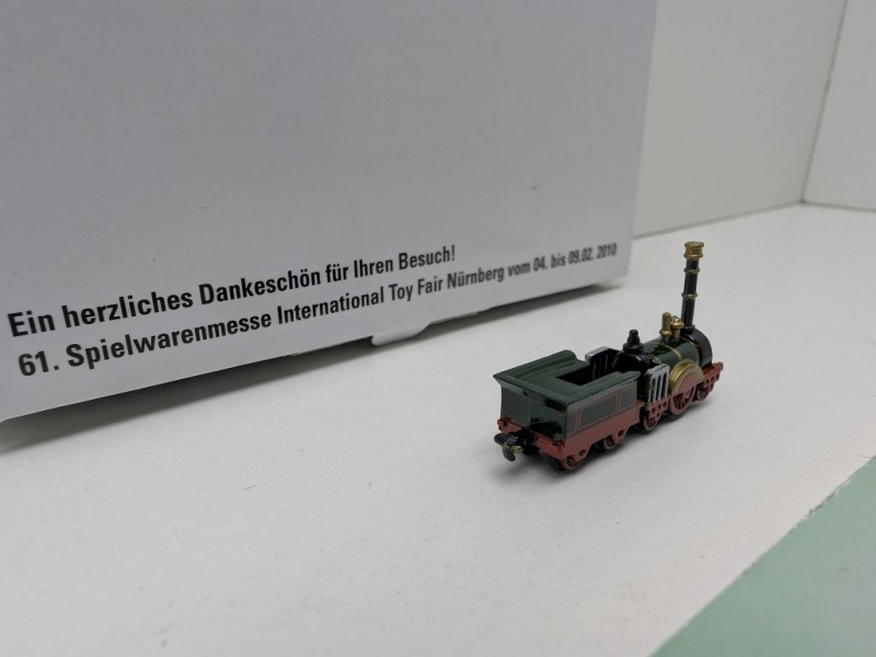 Märklin Z 8499 Hist. Lok "Adler" ohne Funktion / Standmodell / Messe NBG '10 / OVP
