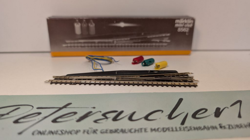 Märklin Z DC 8562 elektromagn. Weiche / Links / L 110 / 13° / R 490 mm / OVP