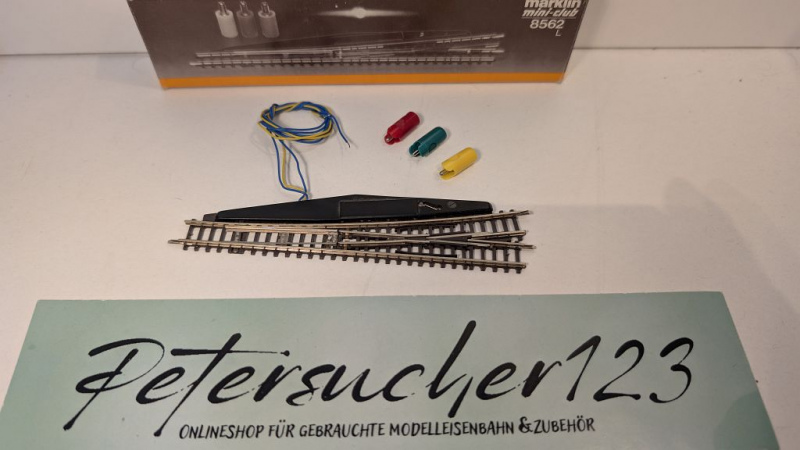 Märklin Z DC 8562 elektromagn. Weiche / Links / L 110 / 13° / R 490 mm / OVP