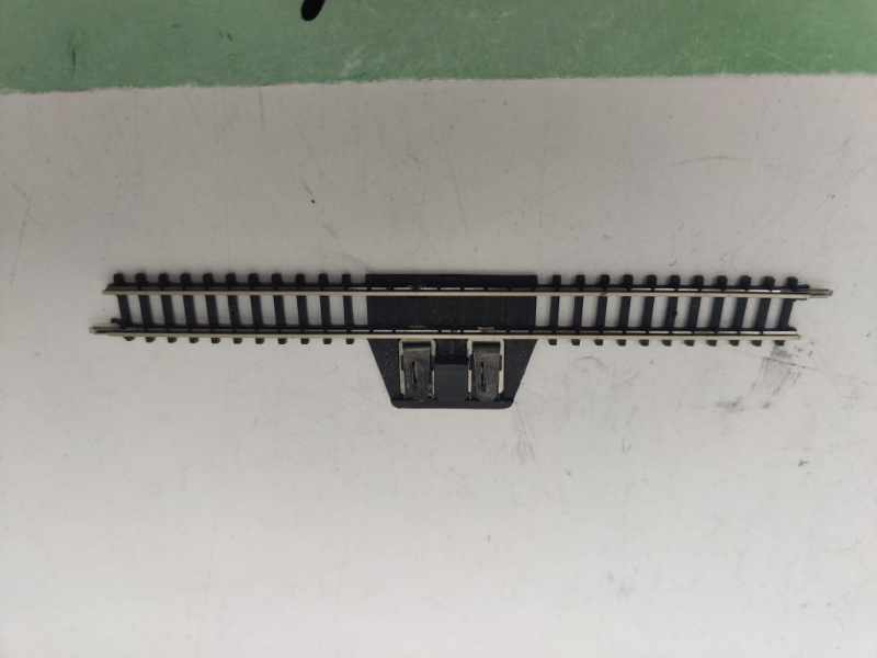 Märklin Mini-Club Z DC 8590 Anschlussgleis / Länge 110 mm / Mit Funkentstörung