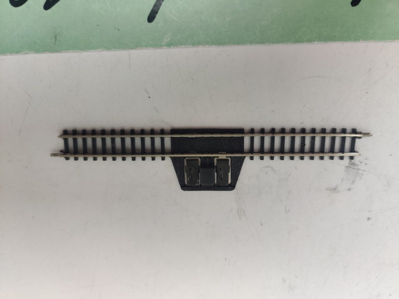 Märklin Mini-Club Z DC 8590 Anschlussgleis / Länge 110 mm / Mit Funkentstörung