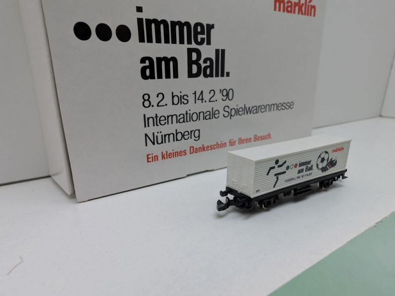 Märklin Z DC 8617 Containerwagen "...immer am Ball" / Messe NBG '90 / OVP