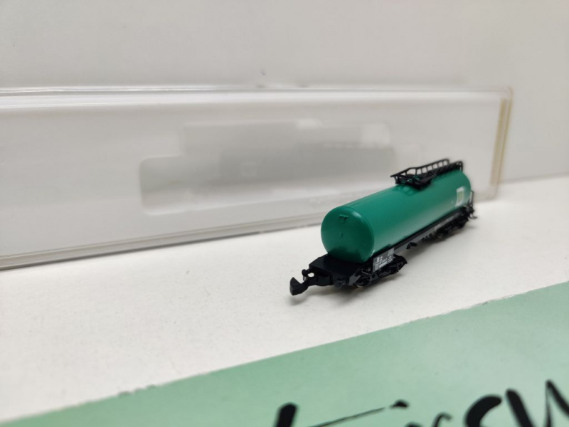 Märklin Z DC 8628 Mineralöl-Kesselwagen grün "BP" [P] / DB / OVP
