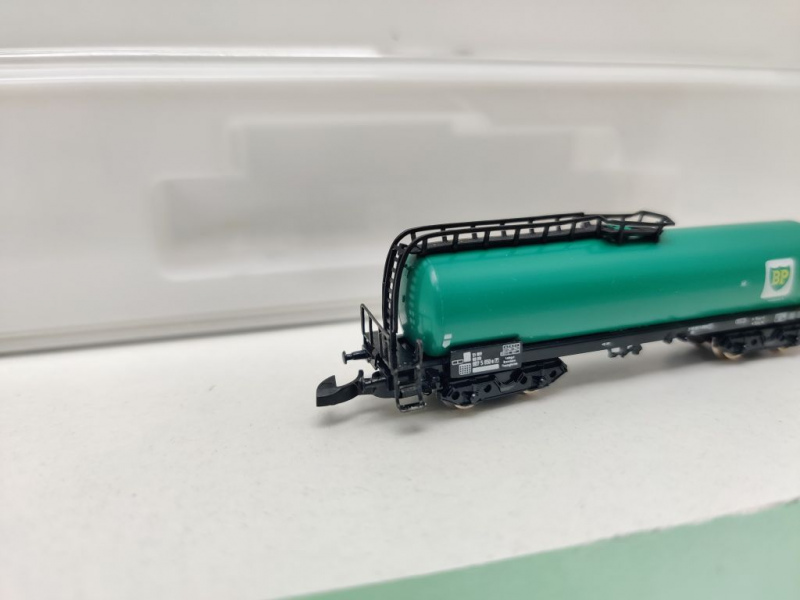Märklin Z DC 8628 Mineralöl-Kesselwagen grün "BP" [P] / DB / OVP