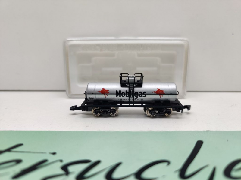 Märklin Z DC 8684 US-Kesselwagen "Mobilgas" 4achser / M.V.X. / OVP